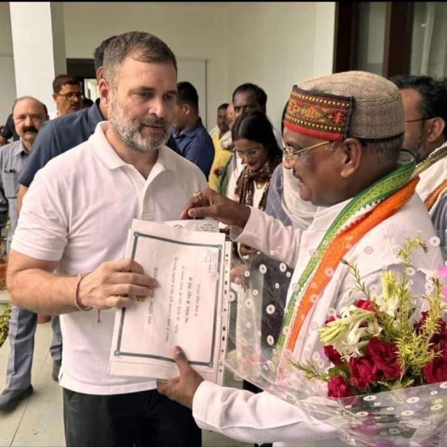 राहुल गांधी जी (सांसद, रायबरेली) के साथ